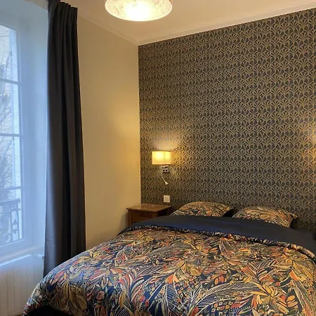 Equipe Avec Balcon Au Coeur De - Proche Thermes Et Commerces - Fr-1-489-362 * 비시