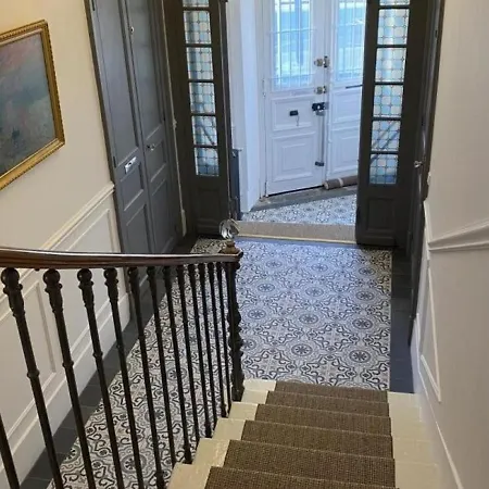 Equipe Avec Balcon Au Coeur De - Proche Thermes Et Commerces - Fr-1-489-362 Vichy