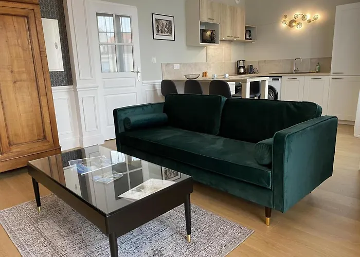 Equipe Avec Balcon Au Coeur De - Proche Thermes Et Commerces - Fr-1-489-362 Vichy