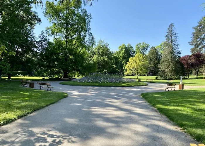 Equipe Avec Balcon Au Coeur De - Proche Thermes Et Commerces - Fr-1-489-362 Apartment Vichy